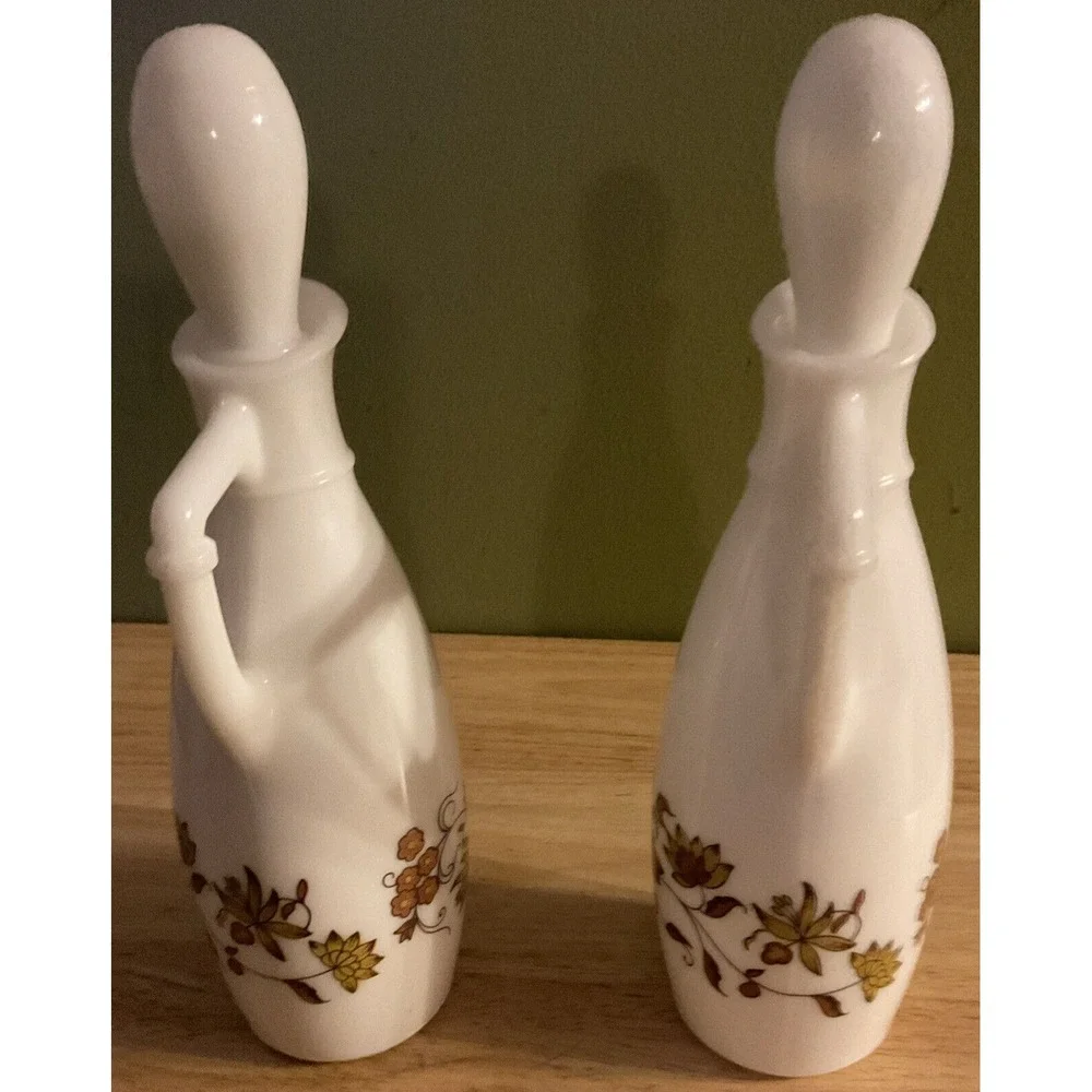 Vintage 10 Piece Milk Glass Cruets, Salt And Pepper Shakers‎ And Spice Jars